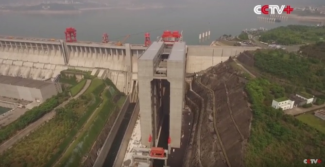 Otwarto największą na świecie windę dla statków (wideo) - GospodarkaMorska.pl