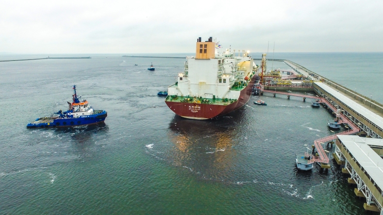 Metanowiec Al Nuaman zawinął do terminalu LNG w Świnoujściu (wideo) - GospodarkaMorska.pl