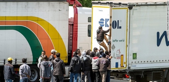 Czy Twoja polisa uwzględnia szkody spowodowane przez imigrantów? - GospodarkaMorska.pl