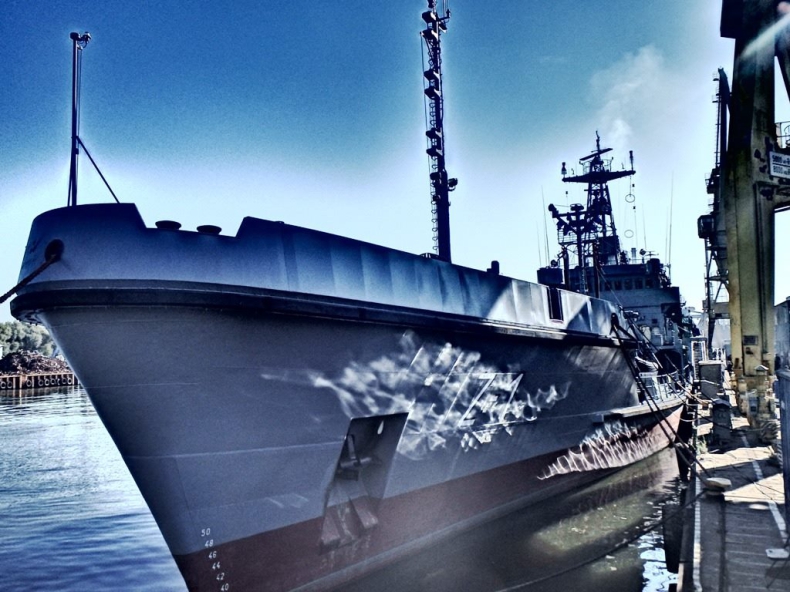 Zbiornikowiec Marynarki Wojennej przeszedł gruntowną modernizację w stoczni Makrum Pomerania - GospodarkaMorska.pl