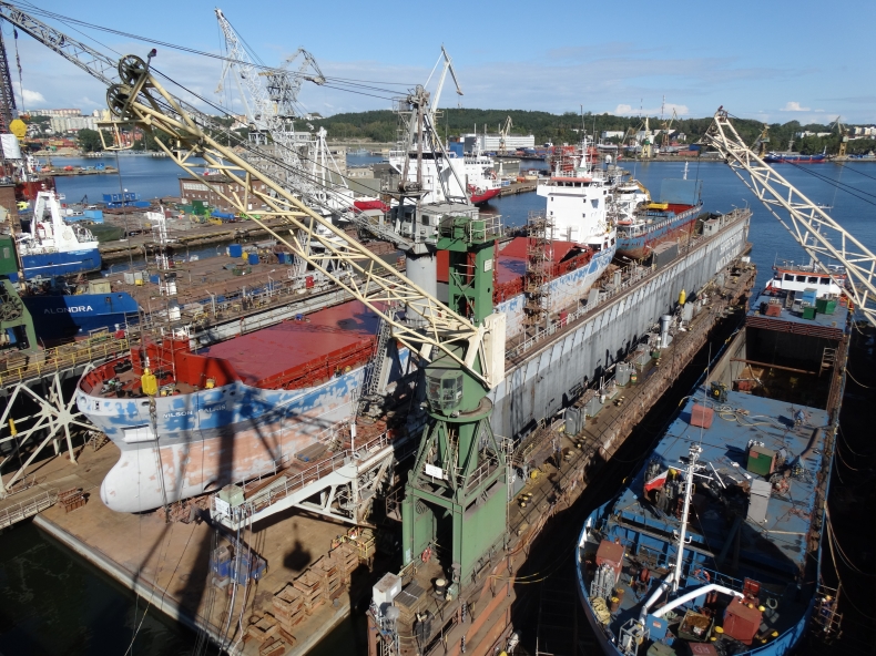 Podwójne remonty w Stoczni Nauta - GospodarkaMorska.pl