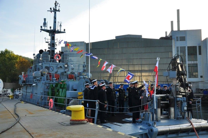 Uroczyste obchody rocznicy oddania do służby trałowca ORP Mamry - GospodarkaMorska.pl
