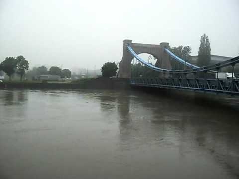 Rusza budowa wałów przeciwpowodziowych na Odrze - GospodarkaMorska.pl