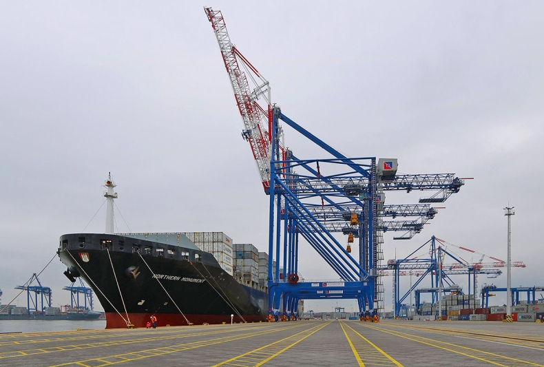 Pierwsze zawinięcie do terminala T2 - GospodarkaMorska.pl