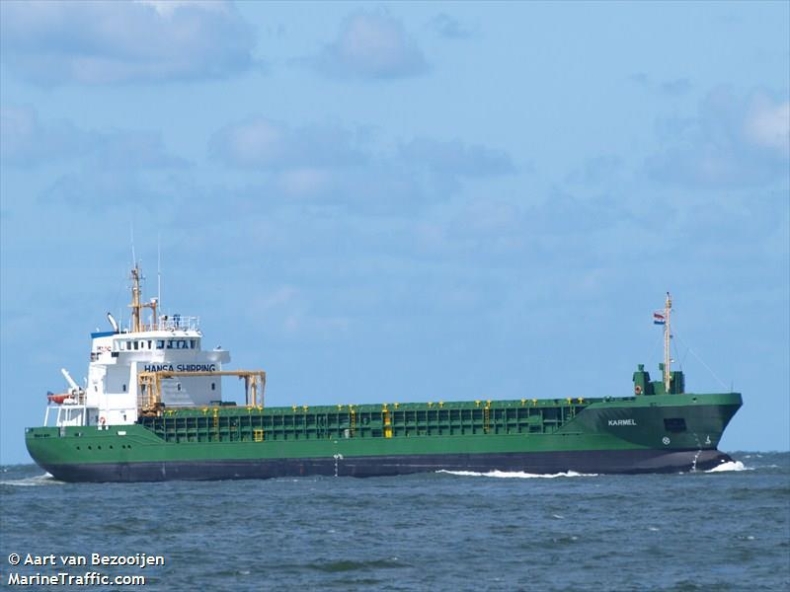 Dziesiątki tysięcy pstrągów uciekło po zderzeniu drobnicowca z farmą rybną - GospodarkaMorska.pl