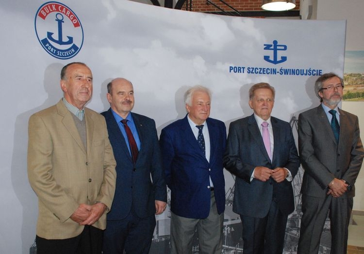 Rejon przeładunków masowych w Porcie Szczecin ma już 100 lat - GospodarkaMorska.pl