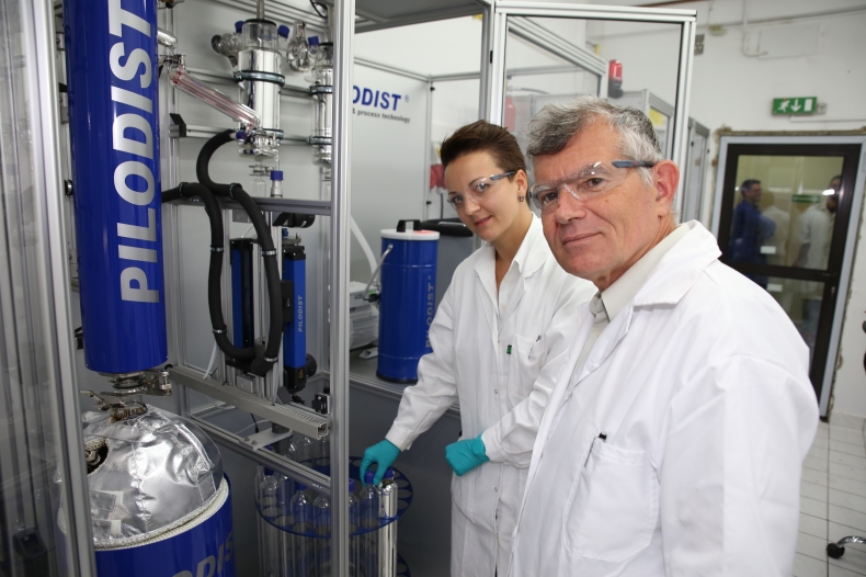 LOTOS analizuje ropę - GospodarkaMorska.pl