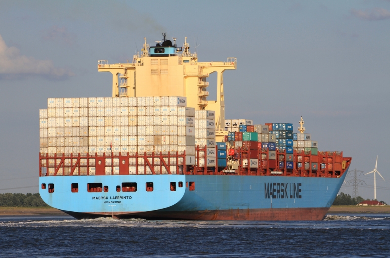 Zobacz kolekcję nagrań kontenerowców okiem drona (wideo) - GospodarkaMorska.pl