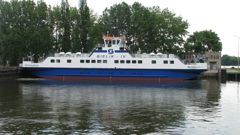 W najbliższy weekend dodatkowe promy w Świnoujściu - GospodarkaMorska.pl