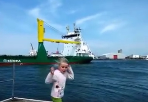 Sama tego chciała (wideo) - GospodarkaMorska.pl