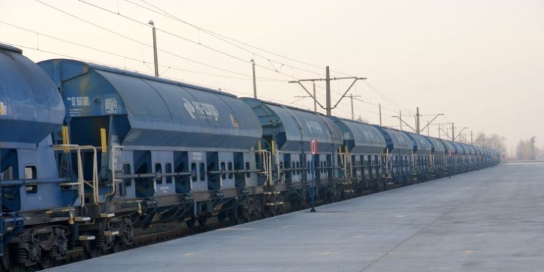 Spadki w przewozach cargo - GospodarkaMorska.pl