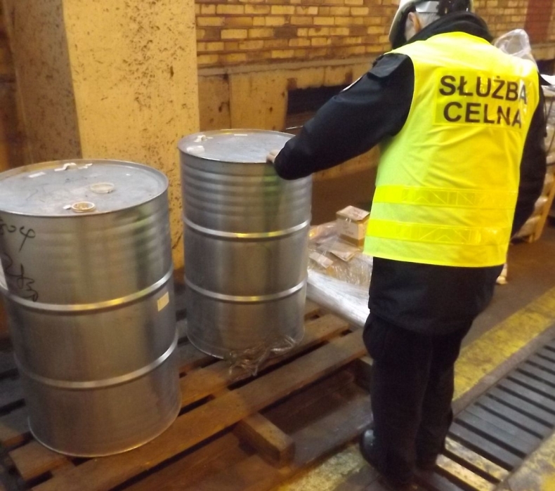 400 l psychotropów w gdyńskim porcie - GospodarkaMorska.pl