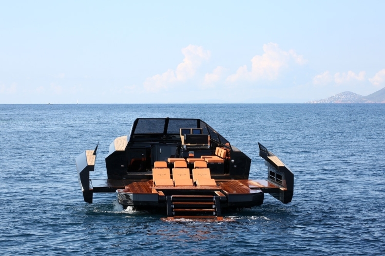 Rewolucyjna motorówka podbija światowe rynki (wideo) - GospodarkaMorska.pl