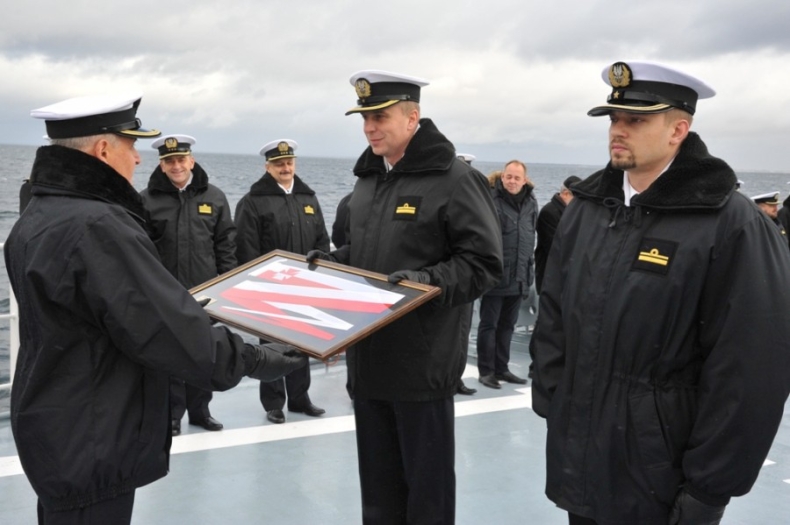 Nowy dowódca ORP Nawigator - GospodarkaMorska.pl