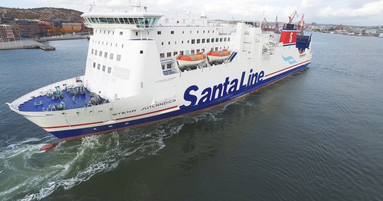 Santa Stena - świąteczna zmiana nazwy operatora promowego - GospodarkaMorska.pl
