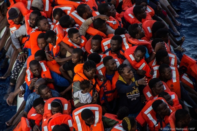 UNHCR: U wybrzeży Libii zatonęły dwie łodzie, zginęło 239 migrantów - GospodarkaMorska.pl