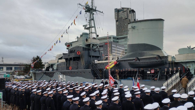 Prezydent: po 27 lat zaniedbań i niedoinwestowania MW RP – czas na zmiany - GospodarkaMorska.pl