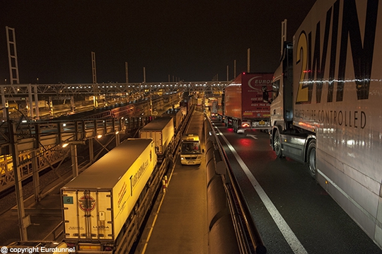 Eurotunnel pobija rekord wszech czasów w ilości przewiezionych ładunków - GospodarkaMorska.pl