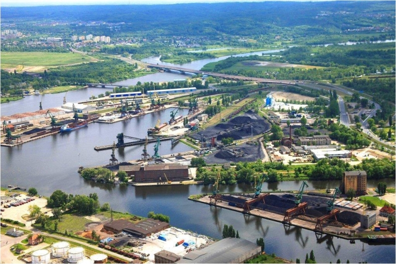 Zakaz handlu w niedzielę zagrozi działalności polskich portów - GospodarkaMorska.pl