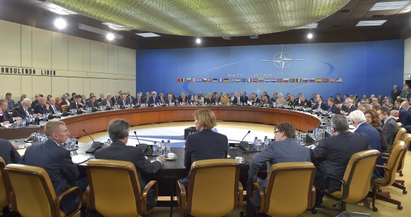 Minister Witold Waszczykowski na spotkaniu ministrów spraw zagranicznych NATO w Brukseli - GospodarkaMorska.pl
