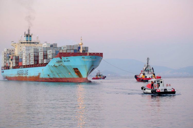 Pierwsze zawinięcie kontenerowca do nowego głębokowodnego terminalu w Izmirze w Turcji (wideo) - GospodarkaMorska.pl