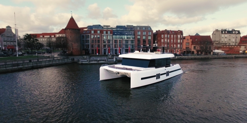 Podróż takim jachtem to spełnienie marzeń wielu osób. Luksusowe jednostki powstają w Gdańsku (foto,wideo) - GospodarkaMorska.pl