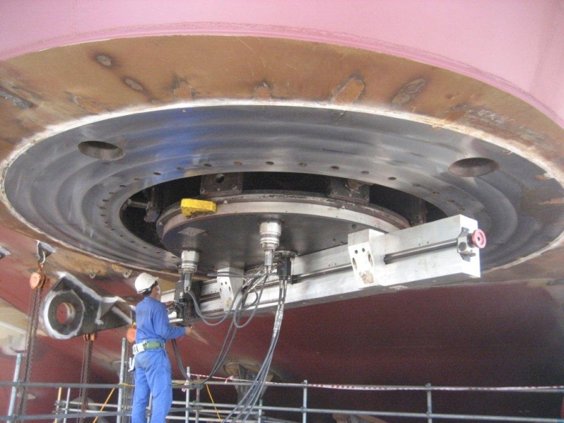 Dzięki przenośnym obrabiarkom statki remontowane są bez zatrzymania - rozmowa z Grzegorzem Szulcem, dyrektorem generalnym VERG Sp. z o.o. - GospodarkaMorska.pl