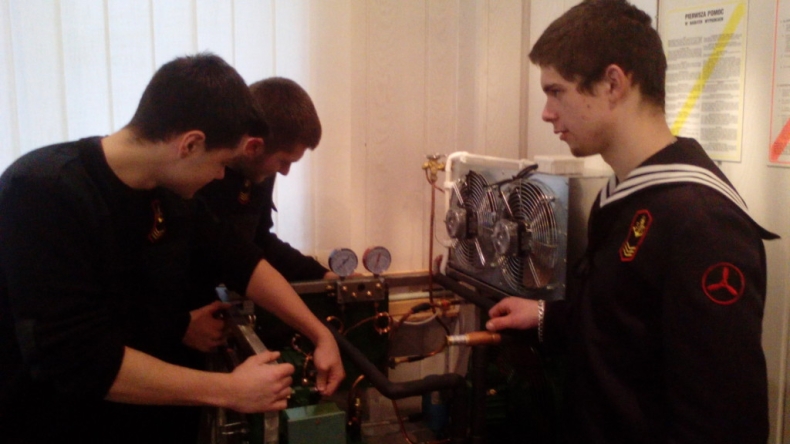 Nowe stanowiska laboratoryjne w Zespole Szkół Morskich w Świnoujściu - GospodarkaMorska.pl