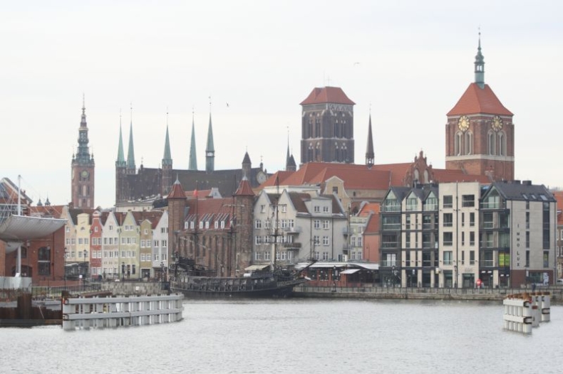 Kładka na Ołowiankę: budowa idzie w dobrym tempie - GospodarkaMorska.pl