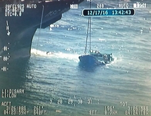 Zderzenie z kontenerowcem. Nie żyje 5 rybaków - GospodarkaMorska.pl