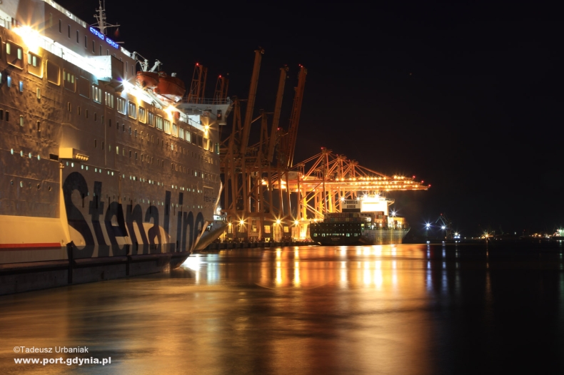 W Porcie Gdynia rok 2016 na sporym plusie - GospodarkaMorska.pl