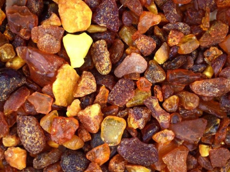 Projekt noweli prawa geologicznego: m.in. wysokie kary za nielegalne wydobycie bursztynu - GospodarkaMorska.pl