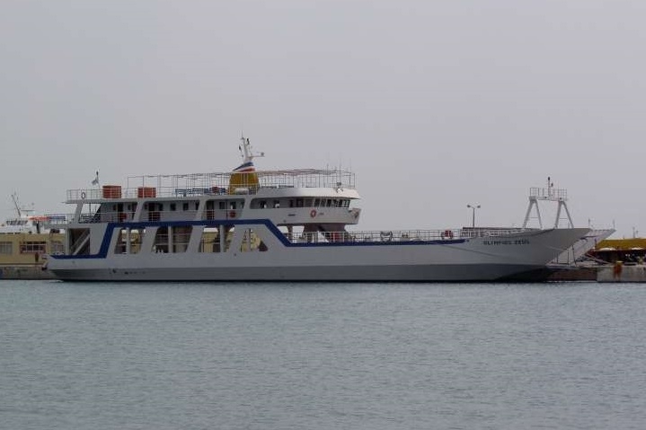 Zderzenie promów w jednym z greckich portów - GospodarkaMorska.pl