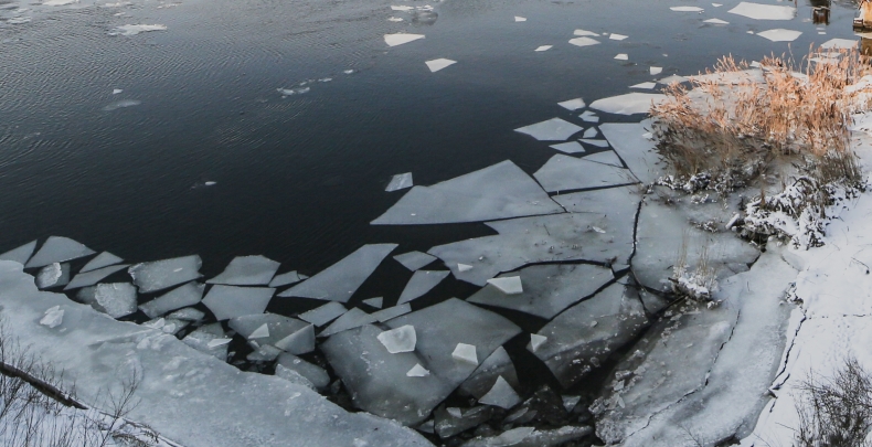 Kra blokuje przeprawy promowe - GospodarkaMorska.pl