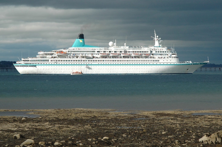 Albatros – jak dotąd jedyny wycieczkowiec, który zawinie do Świnoujścia w 2018 r. - GospodarkaMorska.pl