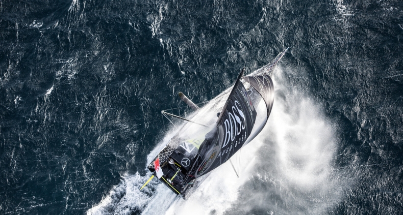 Alex Thomson pobił rekord świata 24-godzinnej żeglugi - GospodarkaMorska.pl