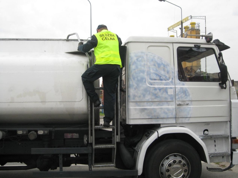 Na Pomorzu wykryto ponad 55 000 l nielegalnego paliwa - GospodarkaMorska.pl