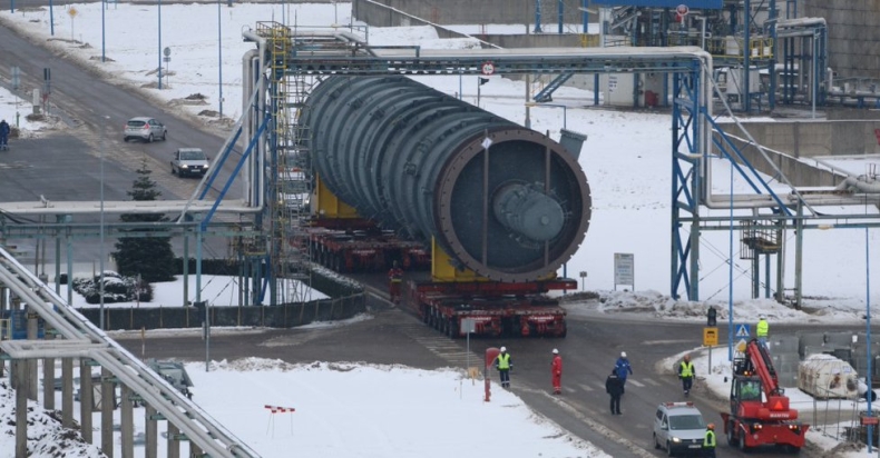 Do LOTOS-u dotarł największy i najcięższy aparat projektu EFRA - GospodarkaMorska.pl