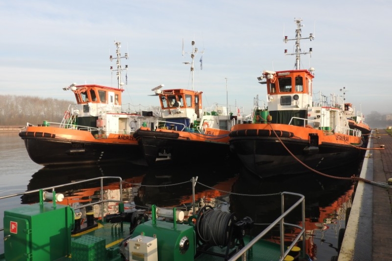 Sezon zimowy 2016/2017. Lodołamacze w akcji - GospodarkaMorska.pl