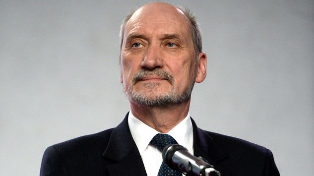 Macierewicz: Mam nadzieję, że w Szczecinie będą budowane nie tylko okręty podwodne - GospodarkaMorska.pl