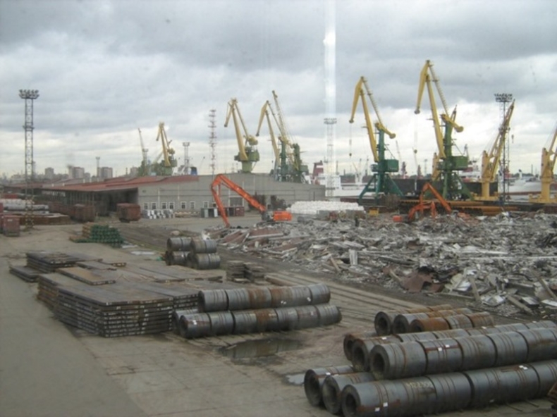 Spadek przeładunków w porcie Sankt Petersburg - GospodarkaMorska.pl