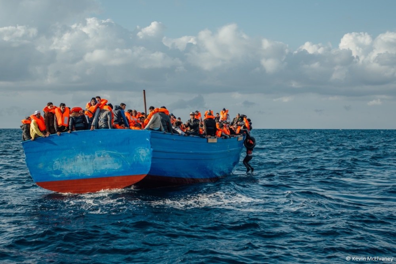 Ponad 1 000 migrantów uratowano na Morzu Śródziemnym - GospodarkaMorska.pl