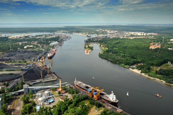 Radni Międzyzdrojów zaniepokojeni planami budowy terminalu kontenerowego w Świnoujściu - GospodarkaMorska.pl
