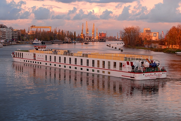 Żegluga dopełnieniem sieci korytarzy transportowych - GospodarkaMorska.pl