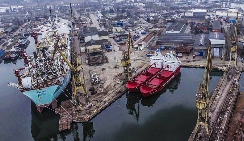 Remontowa Shipbuilding została z nieodebranymi statkami - GospodarkaMorska.pl
