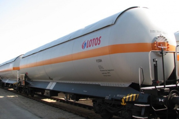 Protest przed siedzibą spółki Lotos Kolej w Gdańsku - GospodarkaMorska.pl