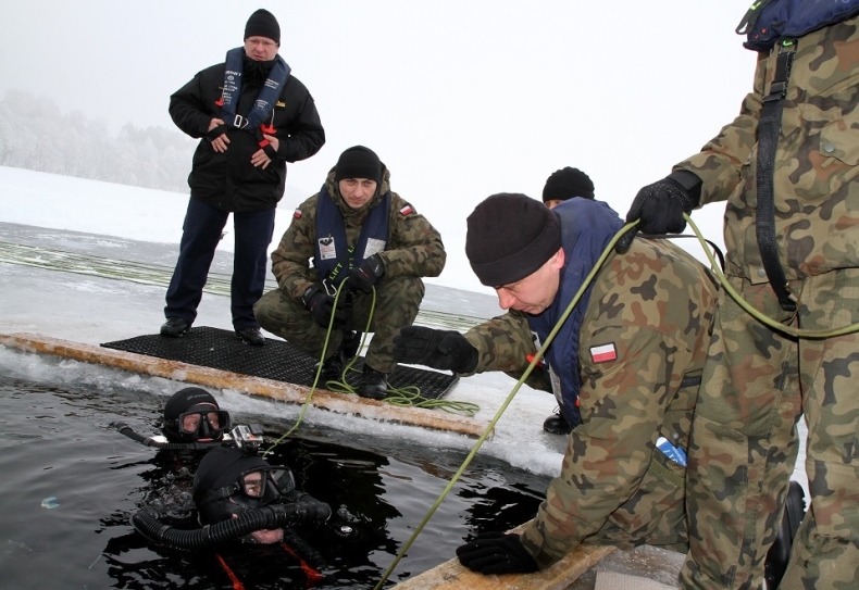 Zgrupowanie nurków Marynarki Wojennej - GospodarkaMorska.pl