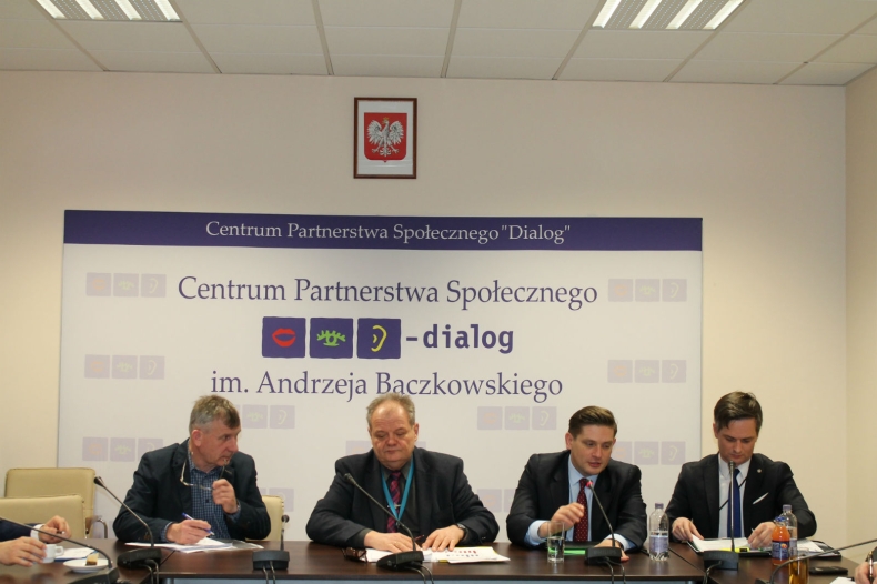 Kolejne posiedzenie Trójstronnego Zespołu ds. Przemysłu Stoczniowego - GospodarkaMorska.pl