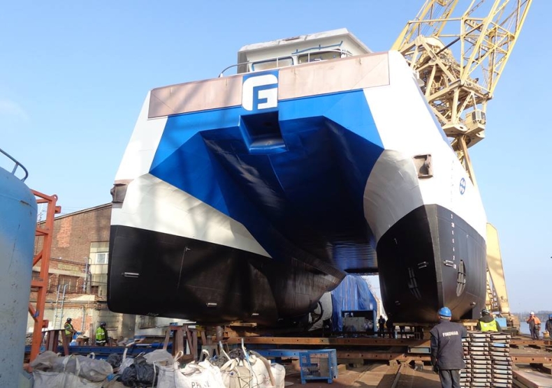 Nietypowy katamaran został zwodowany w szczecińskim Finomarze - GospodarkaMorska.pl