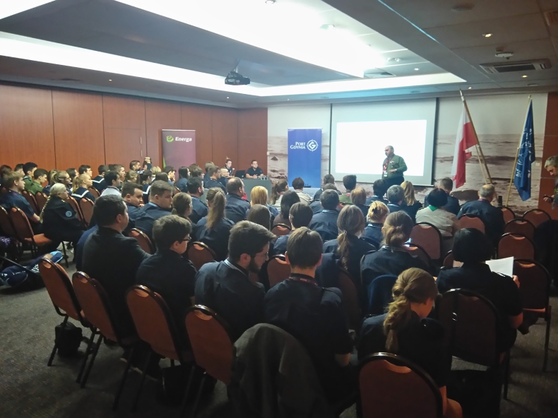 Konferencja Wychowanie Wodne w ZHP - GospodarkaMorska.pl